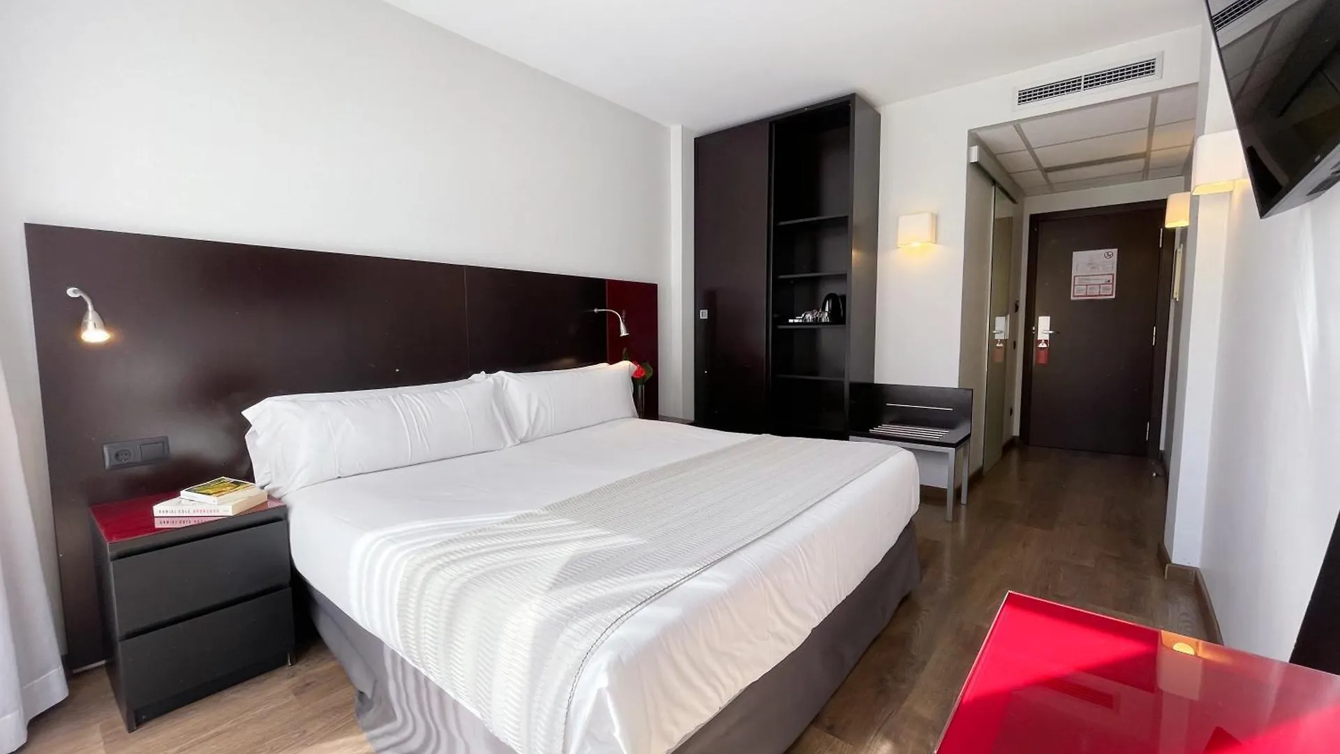 Sm Hotel Sant Antoni Барселона