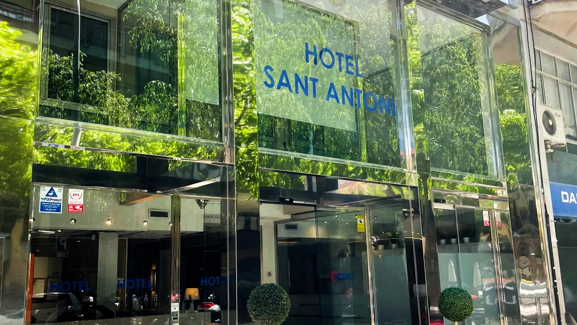 Sm Hotel Sant Antoni Barcelona 3*,